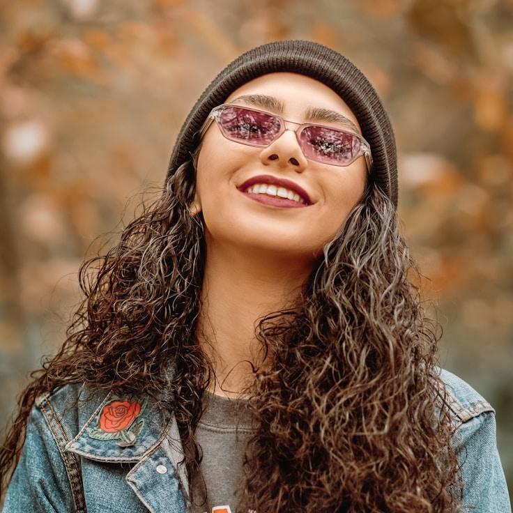 Portrait of Anaya Noor meditation instructor